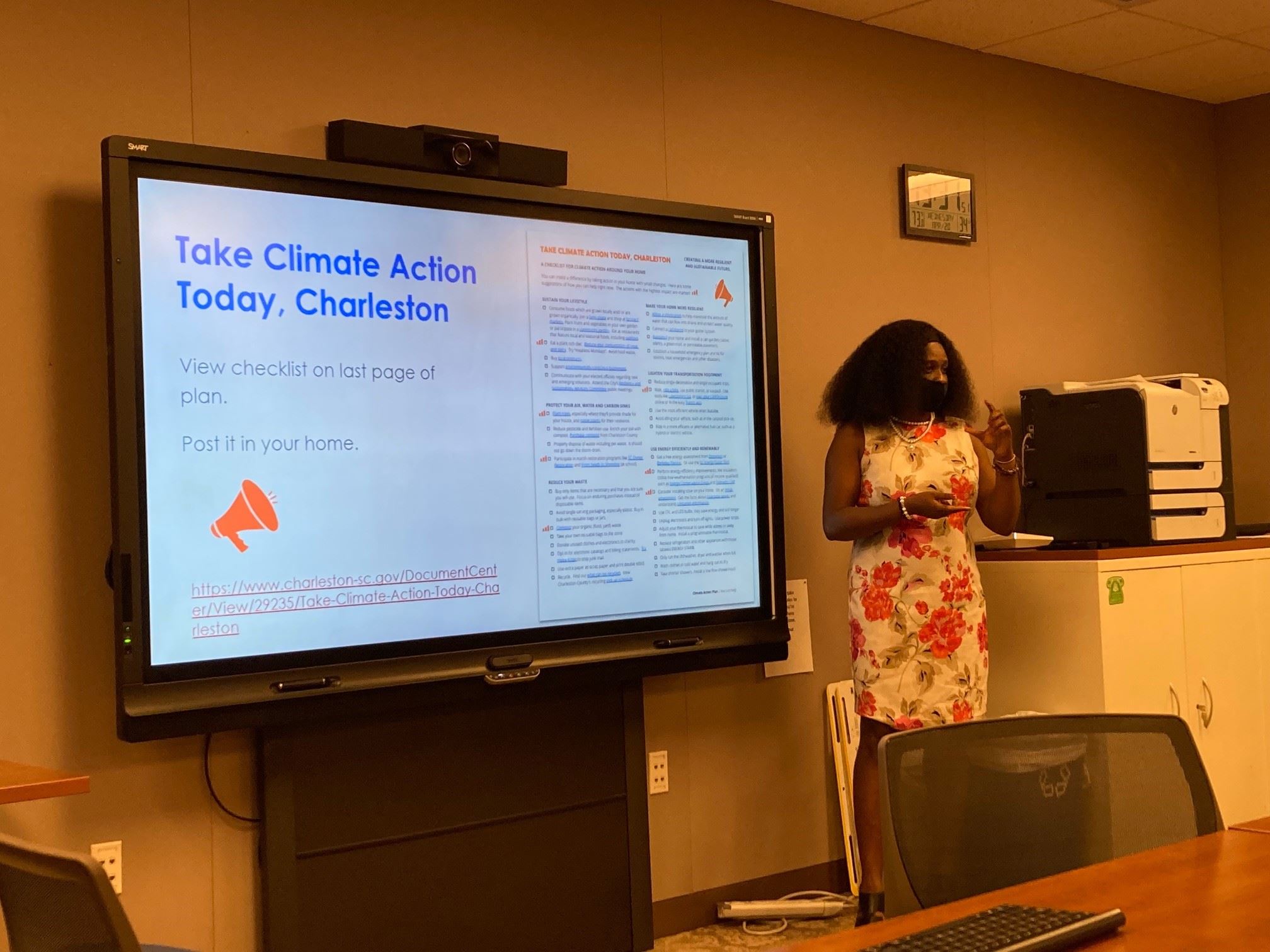 Danielle presenting in MEOC April 2022 2